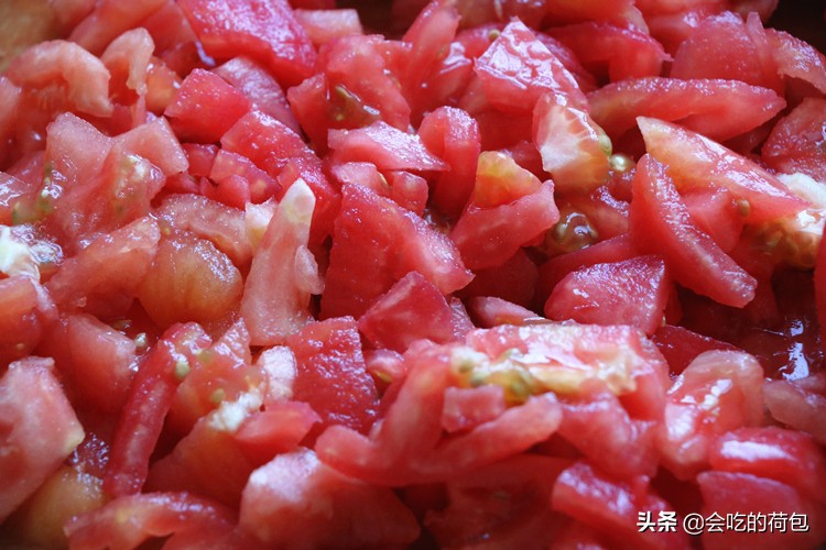 夏天，西紅柿1塊一斤，買10斤囤起來，冬天吃真香，我每年都做