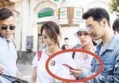 为什么明星上节目都用华为，下节目都用苹果呢？网友这样回答