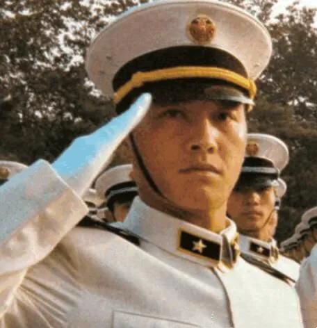图片详解：建国以来，人民解放军经历的15次军服变迁发展历程