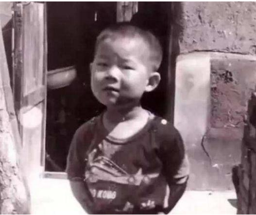 悲惨岳云鹏：因6块钱被骂3小时，台上被曹云金打