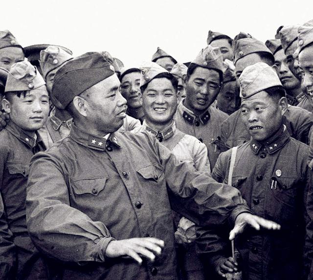 许世友凭什么享有两个特权？在军中可以喝酒，死后允许他不火葬