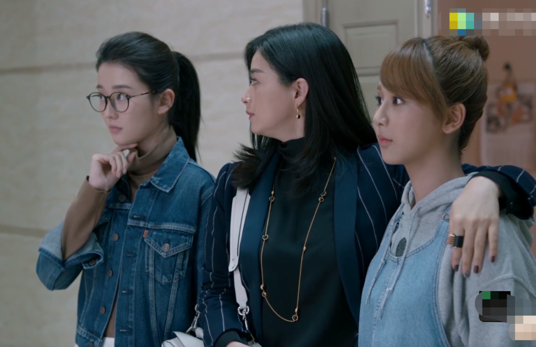 蓝盈莹的真实身高让张柏芝惊讶，其实不少女星