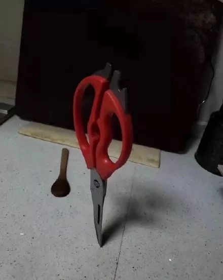 昨天，被一件趣事给刷屏了，立扫把是真的吗？NASA专家解释来了