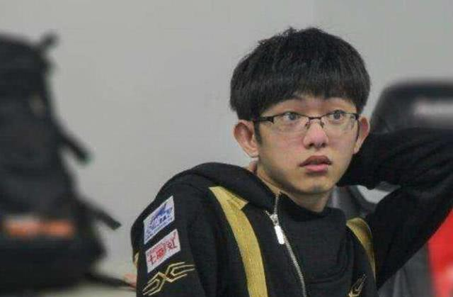 圣枪哥确定离开LNG，微博取关战队和老队友，去