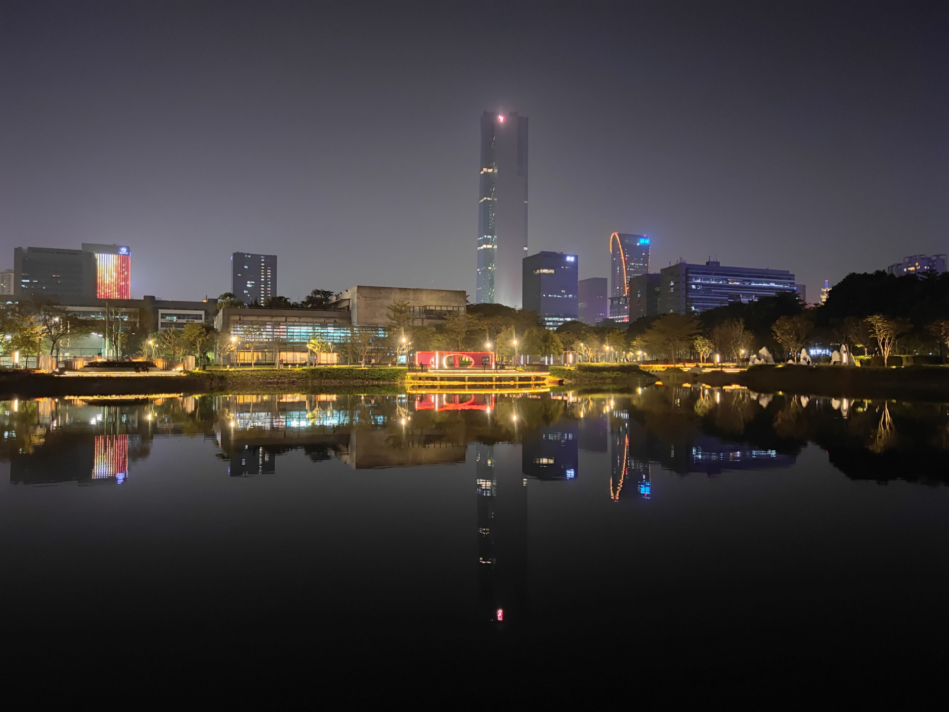 冲冲冲，小米11评测：真香完事的2K屏旗舰