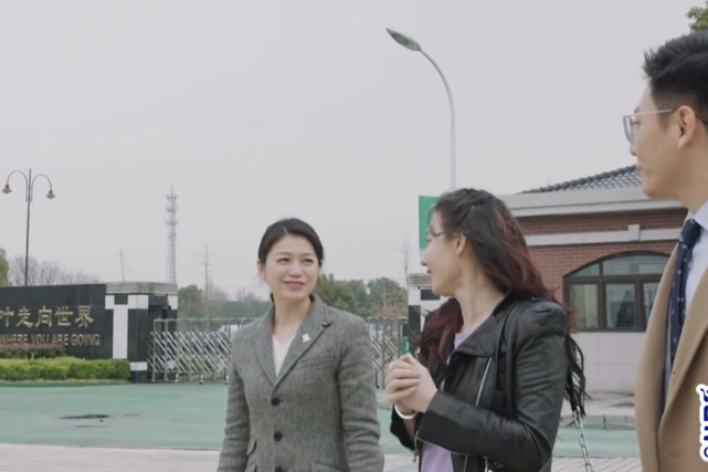 張柏芝去上海學校面試緊張，兒子出鏡長胖，lucas高冷想戀愛