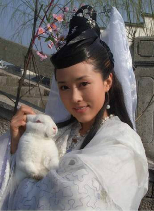 曾《宝莲灯》里的“第一美人”，过得怎么样了？今42岁韵味十足