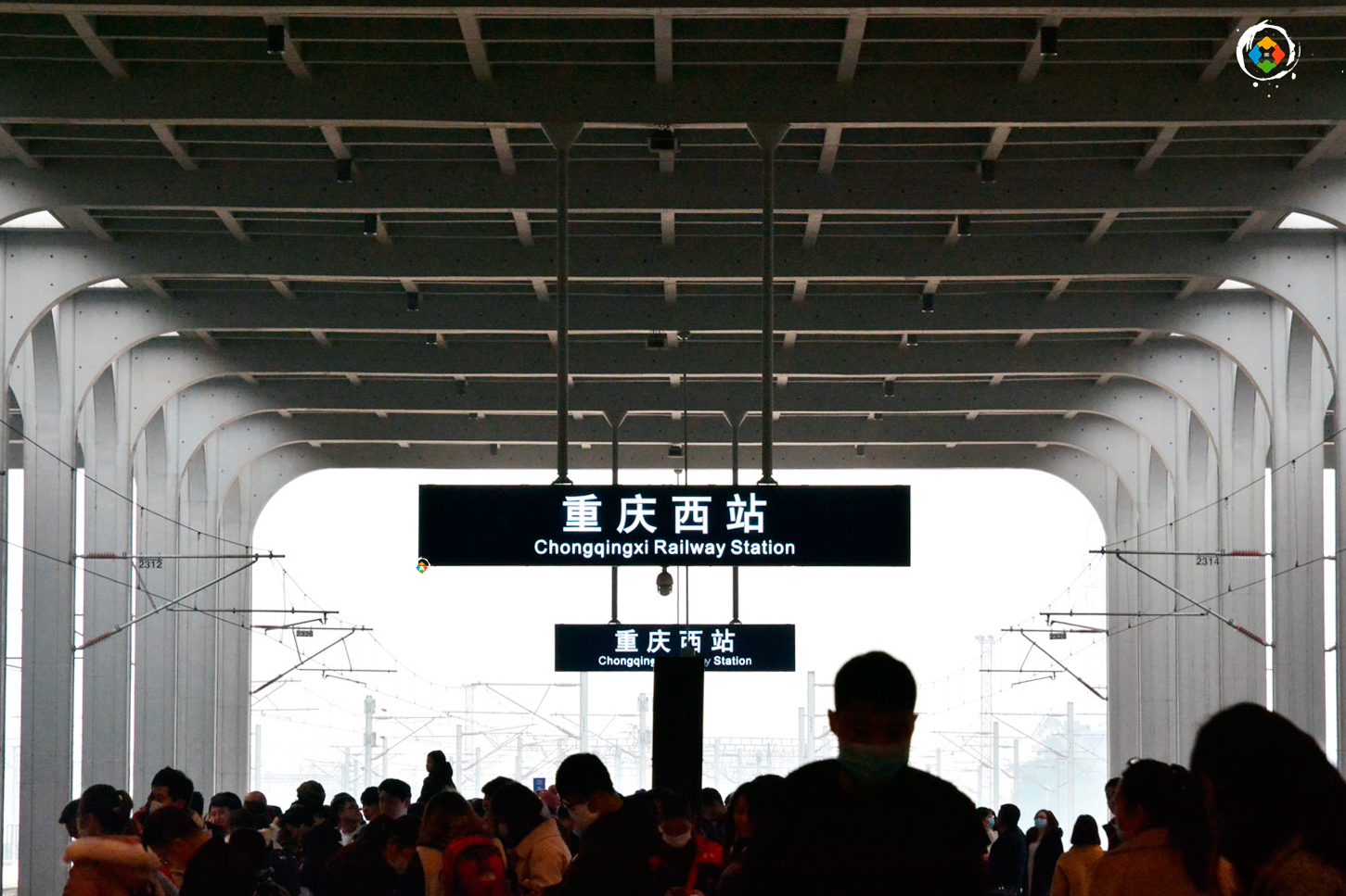 成渝铁路发展历程：普通列车到高铁，票价飙升，最快1小时就能到