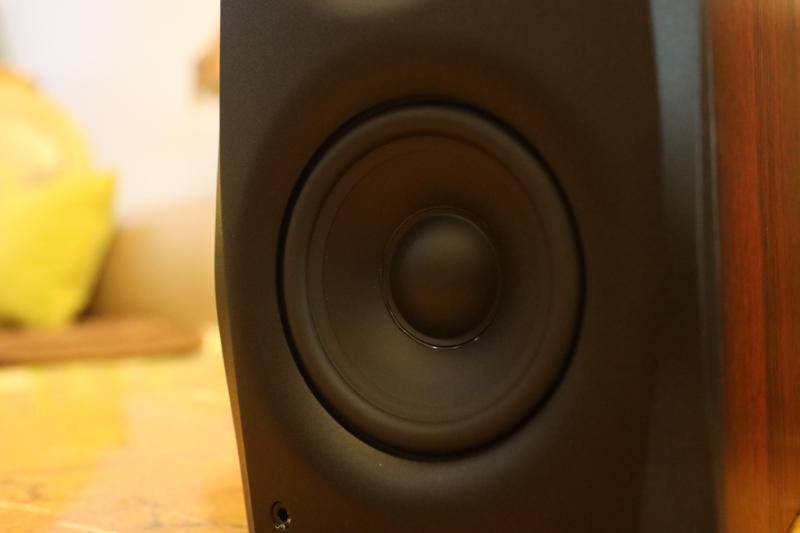 高性价比的音乐体验，惠威D1100多媒体音箱上手实测