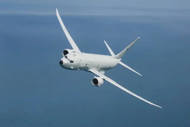 南海警报响起，美国海军新锐侦察机逼近，轰炸机反舰作战已有帮凶