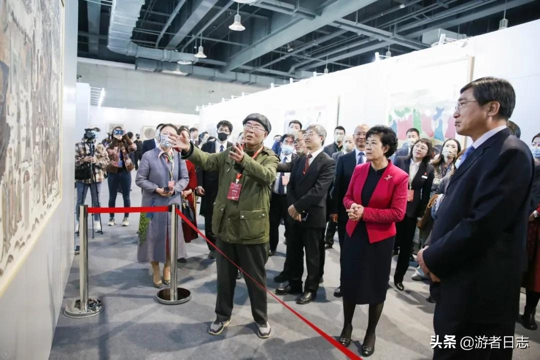 东亚文化之都活动年：中外嘉宾参观考察敦煌“一窟四展”