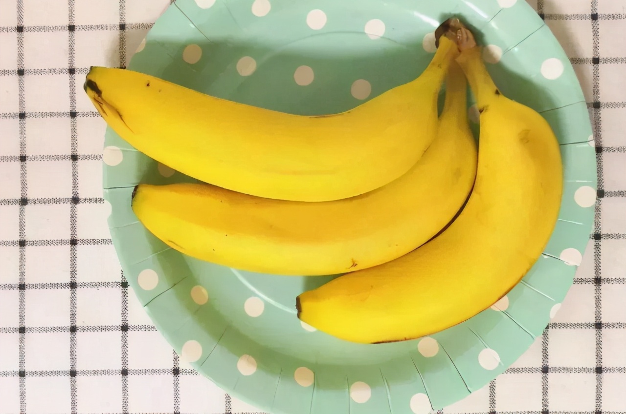 怎麼辨別出“打了激素”的香蕉？ 水果店老闆：學會一招，輕鬆避開