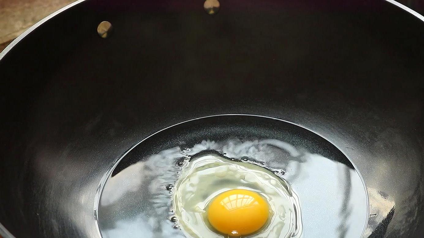 教你1個雞蛋新吃法，紅燒肉也不換，我家常做，孩子愛吃