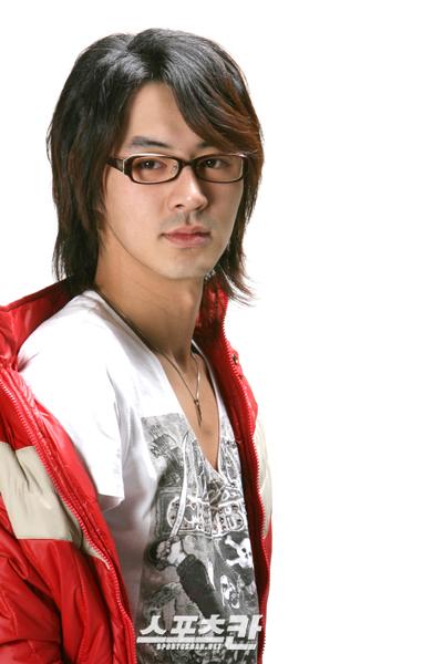 神话组合又爆出丑闻了，这次是李珉宇，神话还