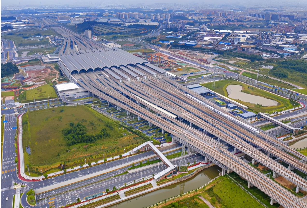 两大一线城市正式“牵手”，“地表最强地铁”诞生