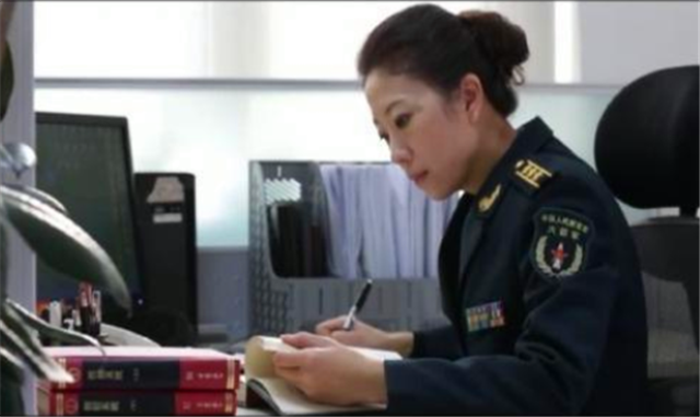 魏诗卉：33岁解决，困扰导弹50年的难题，一身戎