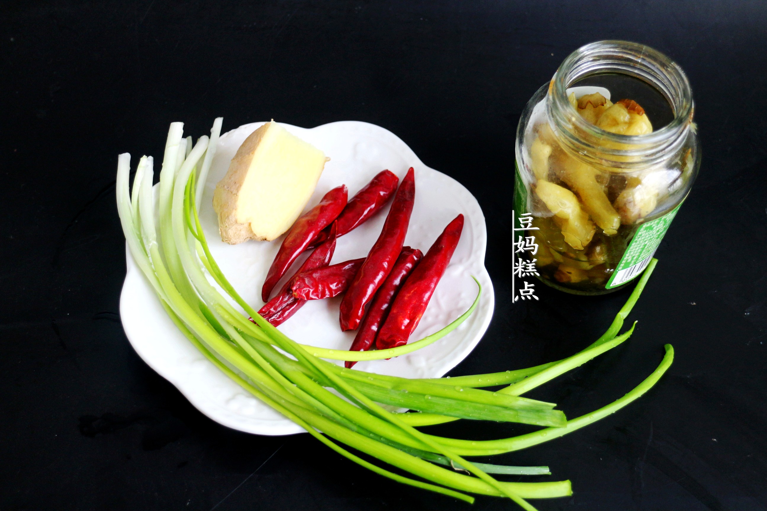 天越冷，我越喜歡這樣吃豆腐，隨便一燉，入口爆汁