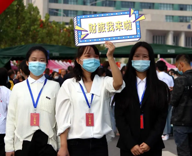 鄂州葛店这所大学热闹非凡,新校区入驻学生8900多人