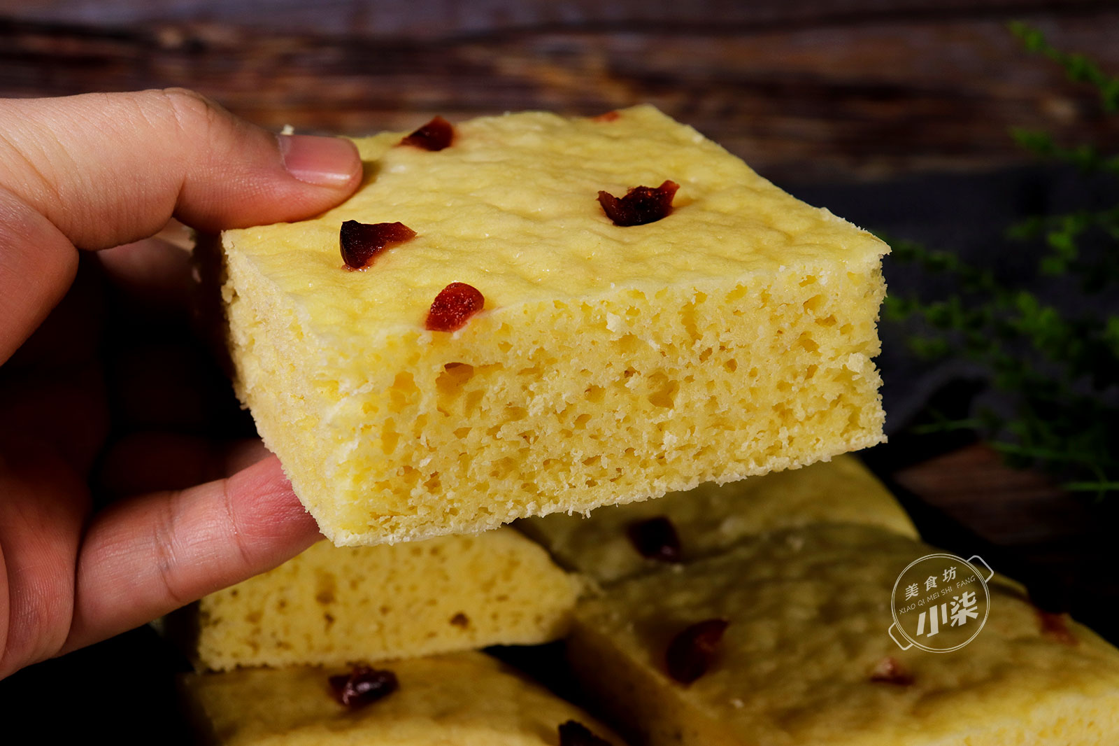 玉米发糕新做法，不发面不醒面，暄软好吃营养高，比馒头还简单