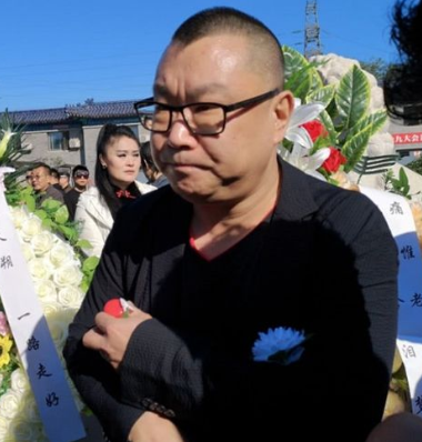 80后一代歌王尹相杰，从央视红人到“阶下囚”，