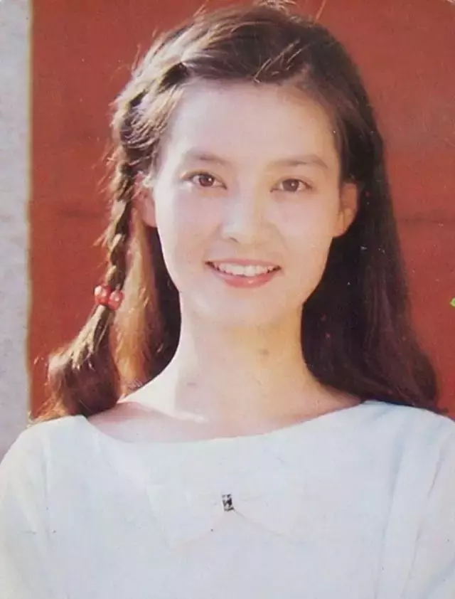 64岁潘虹离婚后出家:我输了婚姻,却赢了人生