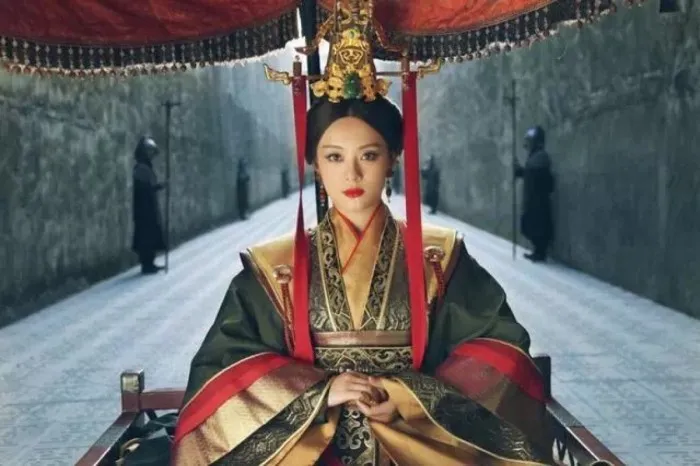 从不认父亲,到给父亲买房养老、力捧妹妹,遇