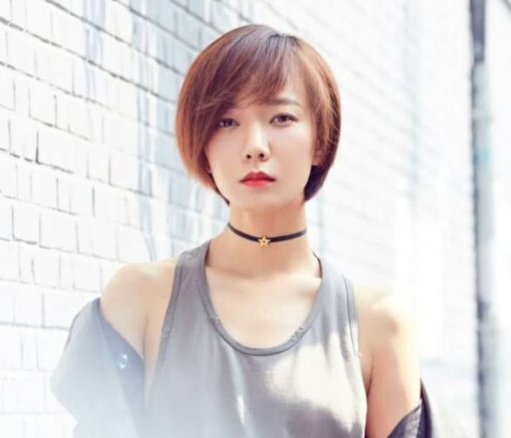 王珞丹书法被收录《笔尖上的中国》，是首位女