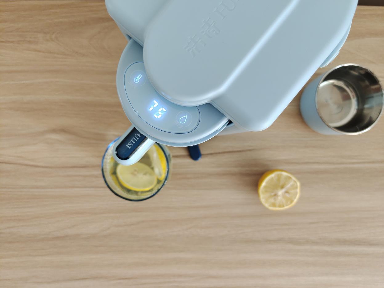 解锁更多使用场景——浩诗便携式饮水机，居家、旅游、办公皆相宜