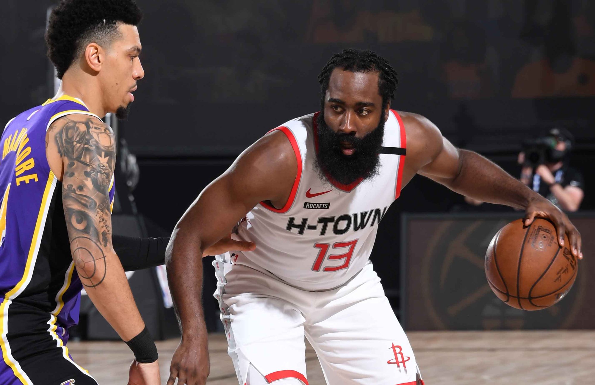 坐擁三大中鋒，為何湖人卻一步步陷入絕境？逼得沃格爾「自斷手腳」！-黑特籃球-NBA新聞影音圖片分享社區