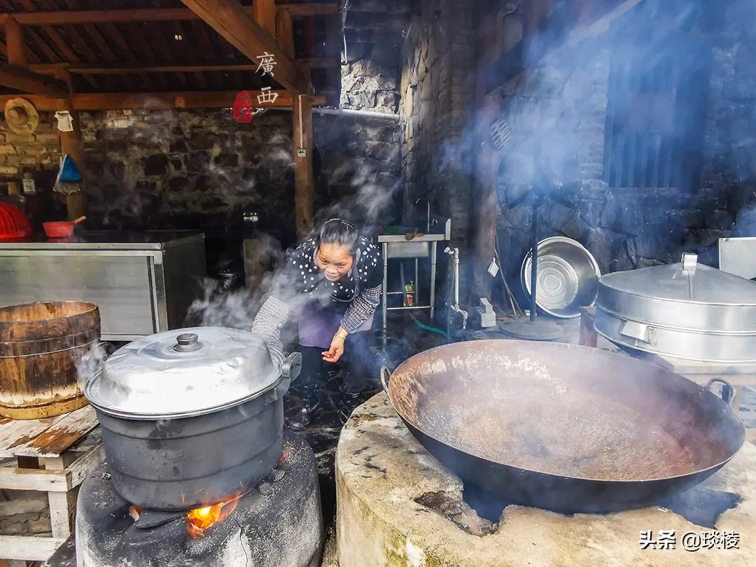 The owner spent 11 years investing 400 million yuan to build an ancient village with very few tourists