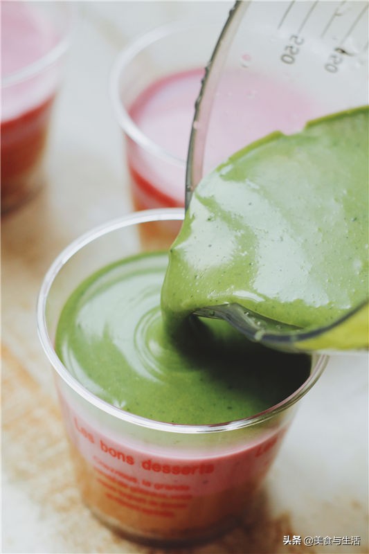 Those who have tea is trichromatic a cup of Mu Si small cake, bring your summer very cool idea, will quickly learn with me