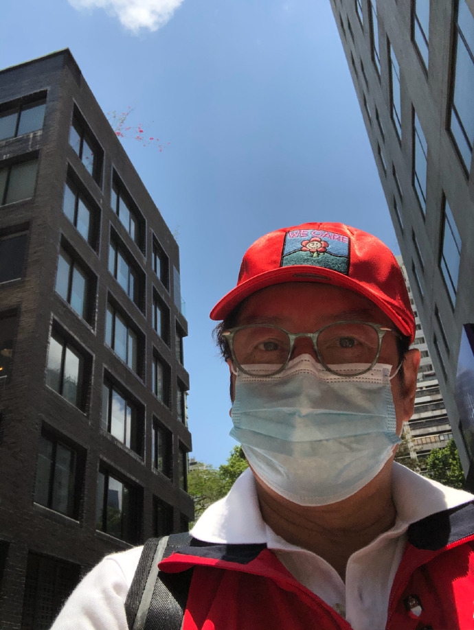 谭咏麟晒最新动态，洪金宝也意外出境，面容消