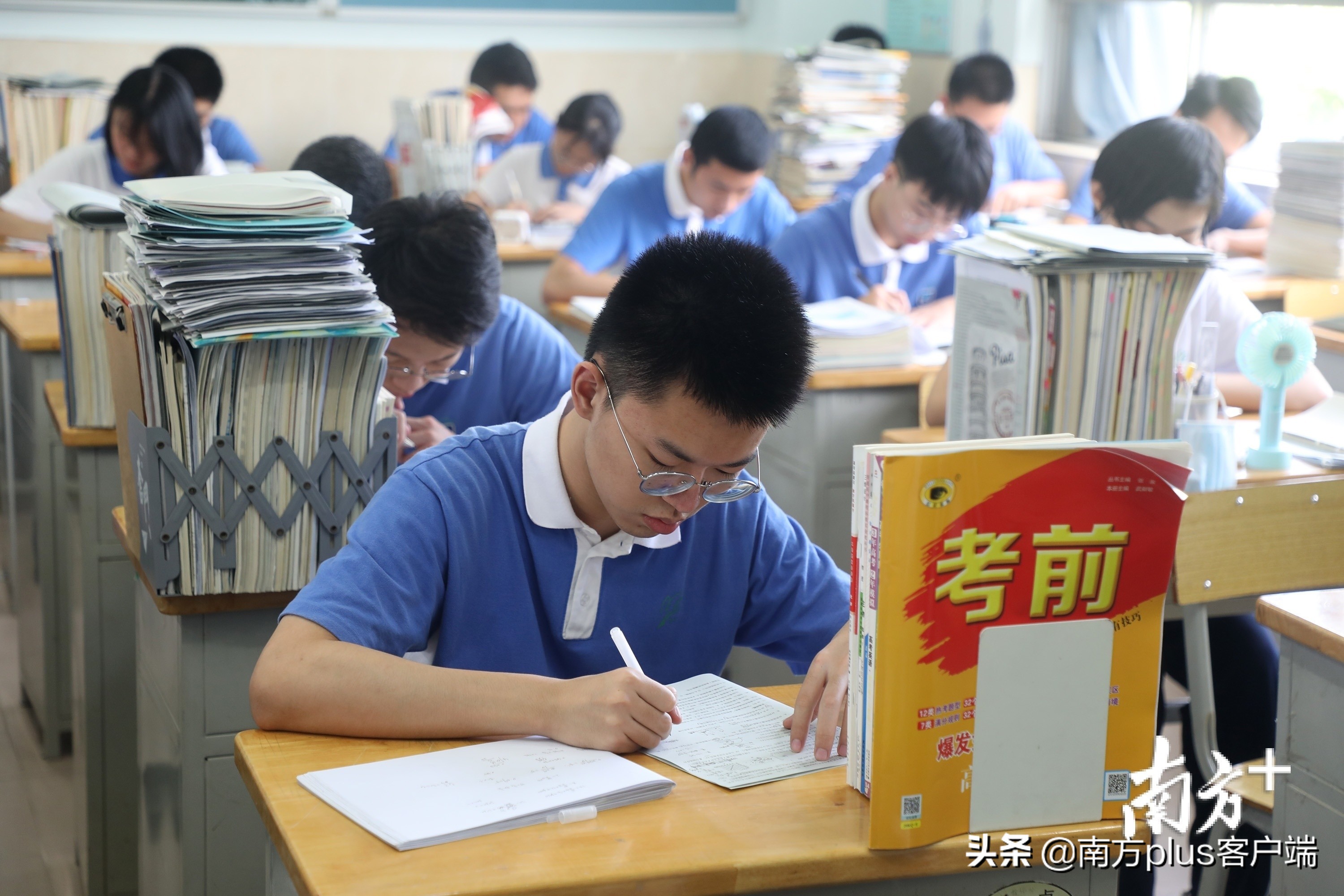 The college is graduate this year 9.09 million innovation is tall, come " those who fight consenescence " does Guangdong spell how? 