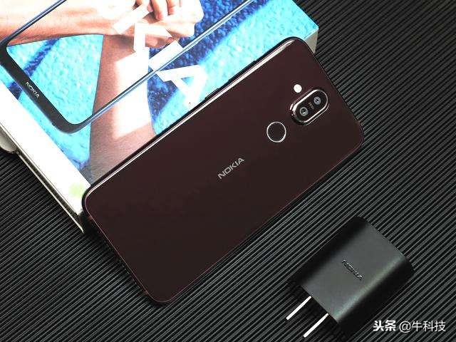 配用驍龍710的NokiaX7已降到1399元，稱(chēng)得上同檔次性?xún)r(jià)比高最大手機(jī)上