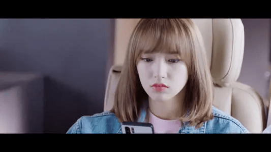 《你微笑时很美》遭群嘲，事态持续发酵，程潇受到“攻击性”话题