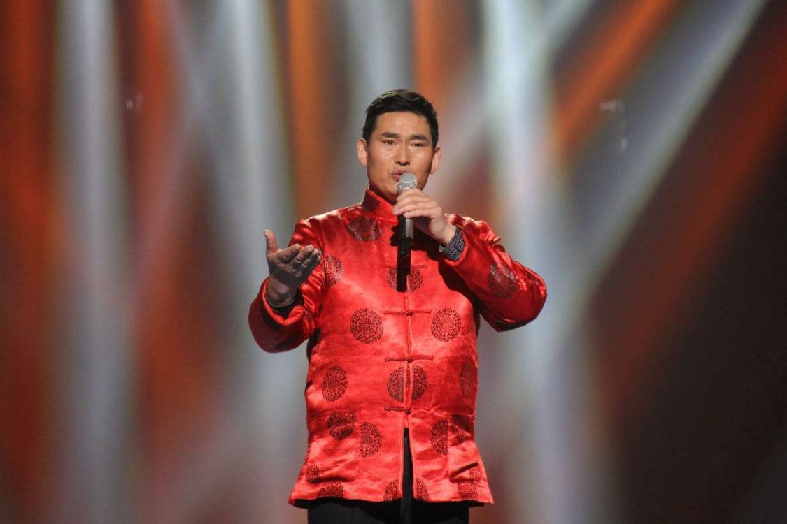 把儿媳陈亚男成功带出圈，又花300万海南买房，