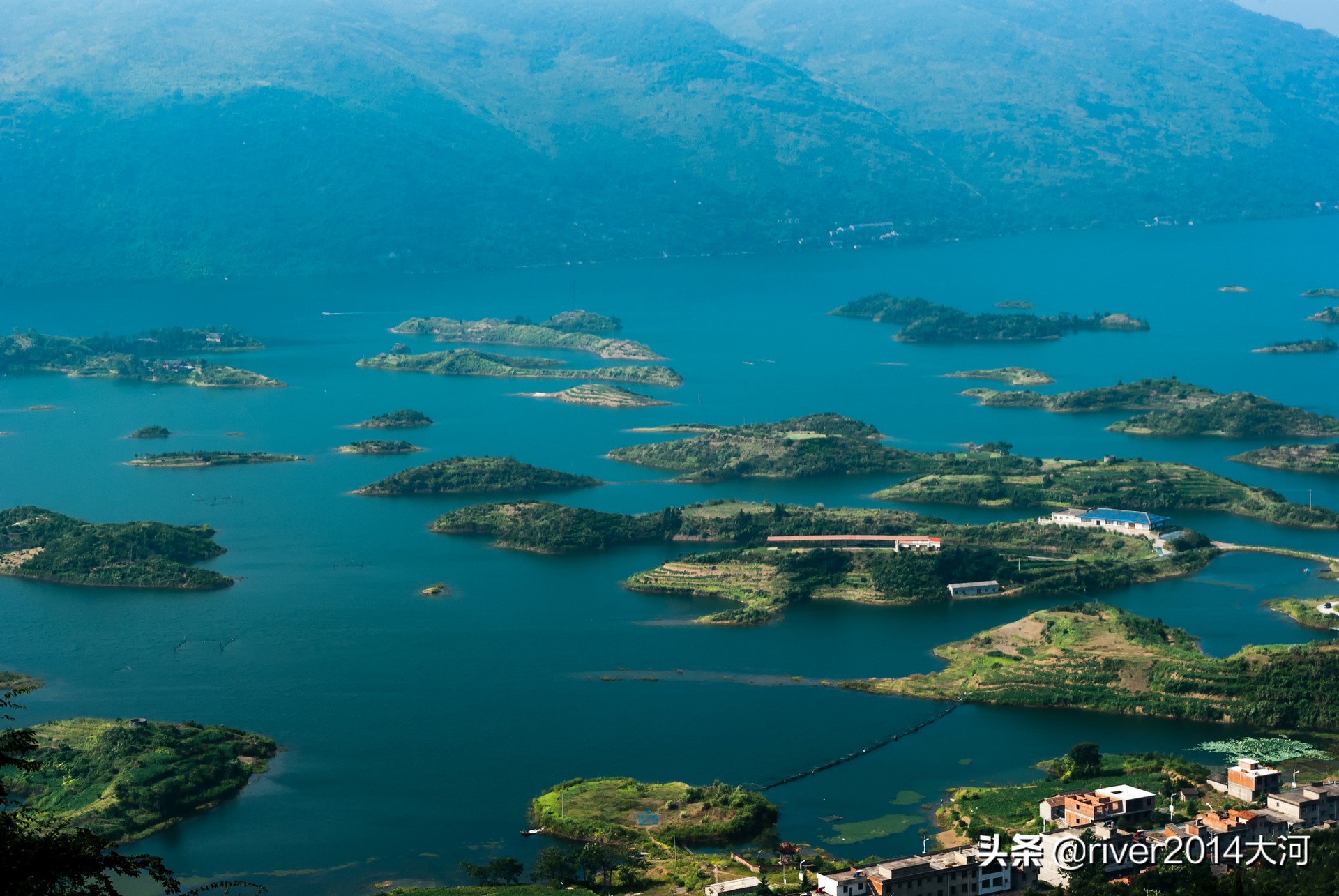 世界上共有3座千岛湖其中两座在中国，浙江和湖北各有一座