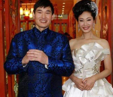 她是著名歌曲家，丈夫婚内出轨遭背叛，二婚嫁