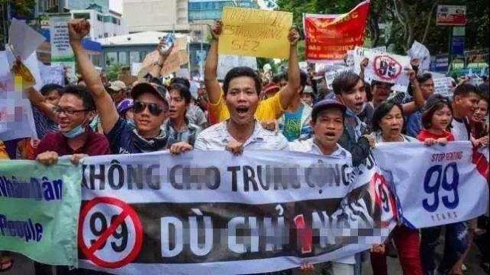 越南民众对“亲美”势力越发不满，或上演分裂危机？中国该不该帮