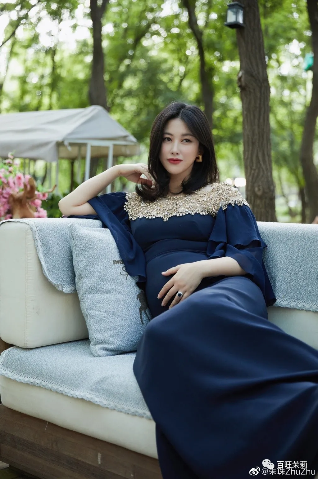 女明星怀孕终于不用比腰细了
