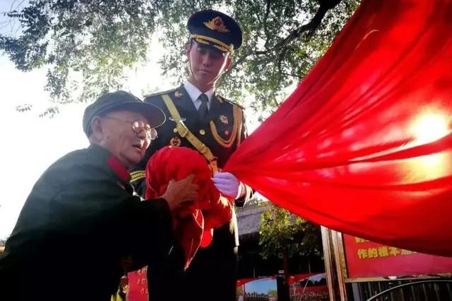 身高只有1米2却是大英雄，专门从事暗杀，94岁在