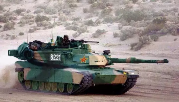 中美武器互换涂装，中国武器霸气，美国武器很