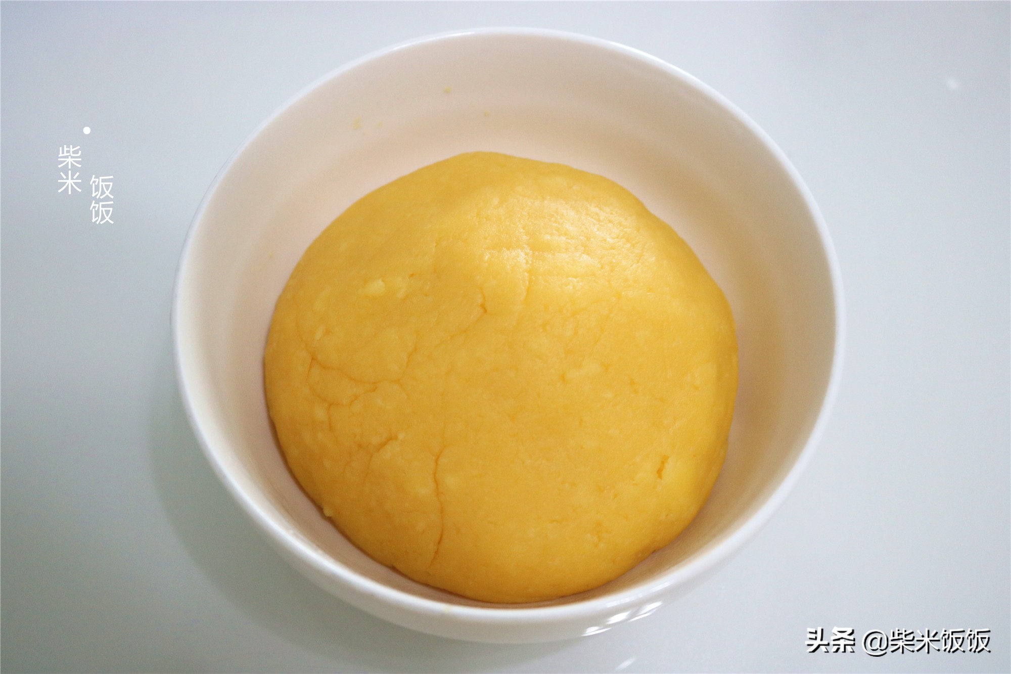 中秋节月饼，不用烤箱也能做，蒸一蒸，细腻滋润更好吃