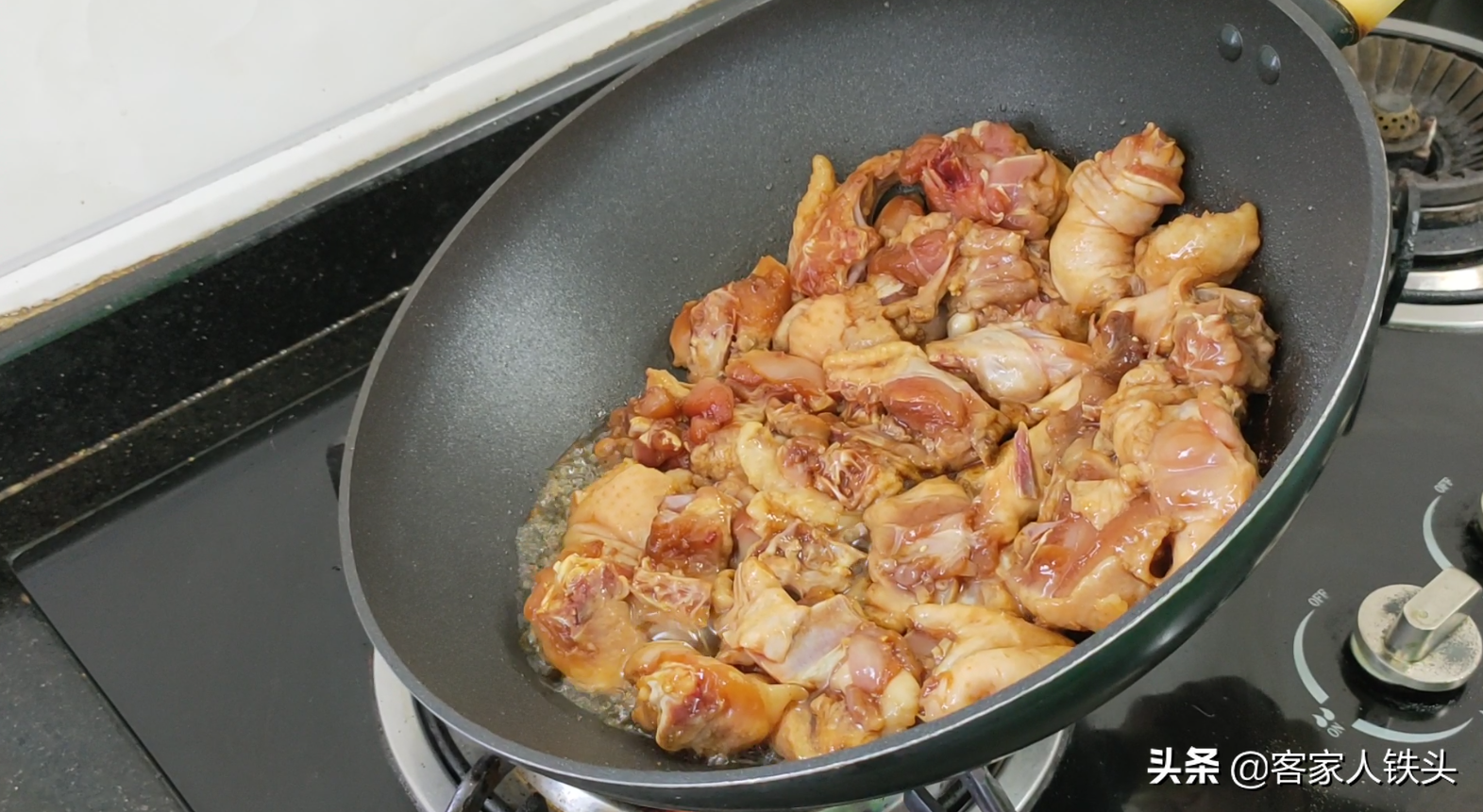 我家待客少不了一锅美味，天热配它一起做超开胃，一开盖流口水了