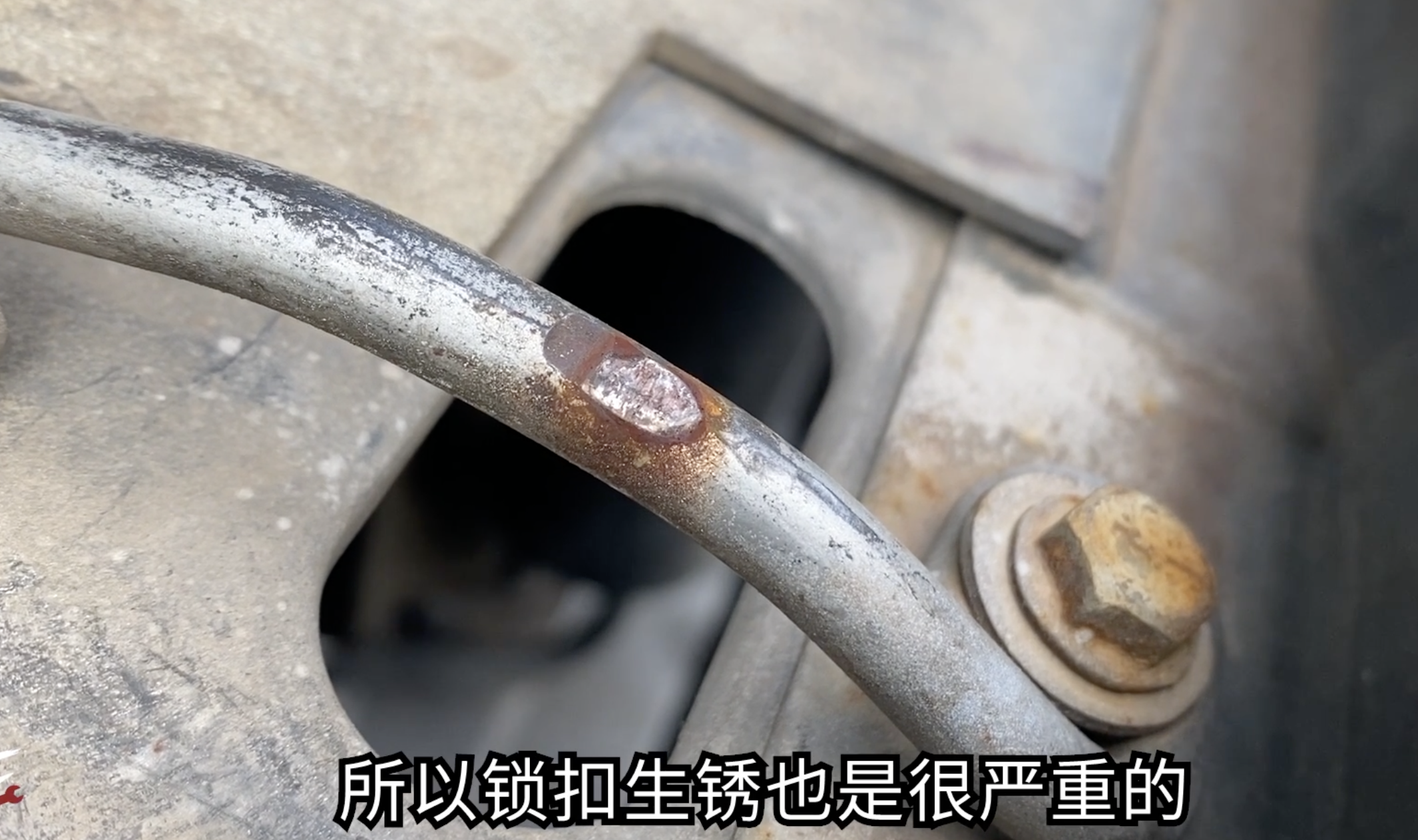 車主們別錯過！這5個家用車的保養，自己在小區就能做