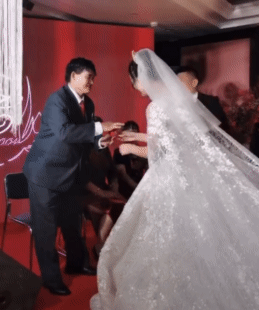 ֱ�����¸���ӻ����ֳ��ӵ��������񣬶��Ӿ�����֮���Ҹ�͵Ц