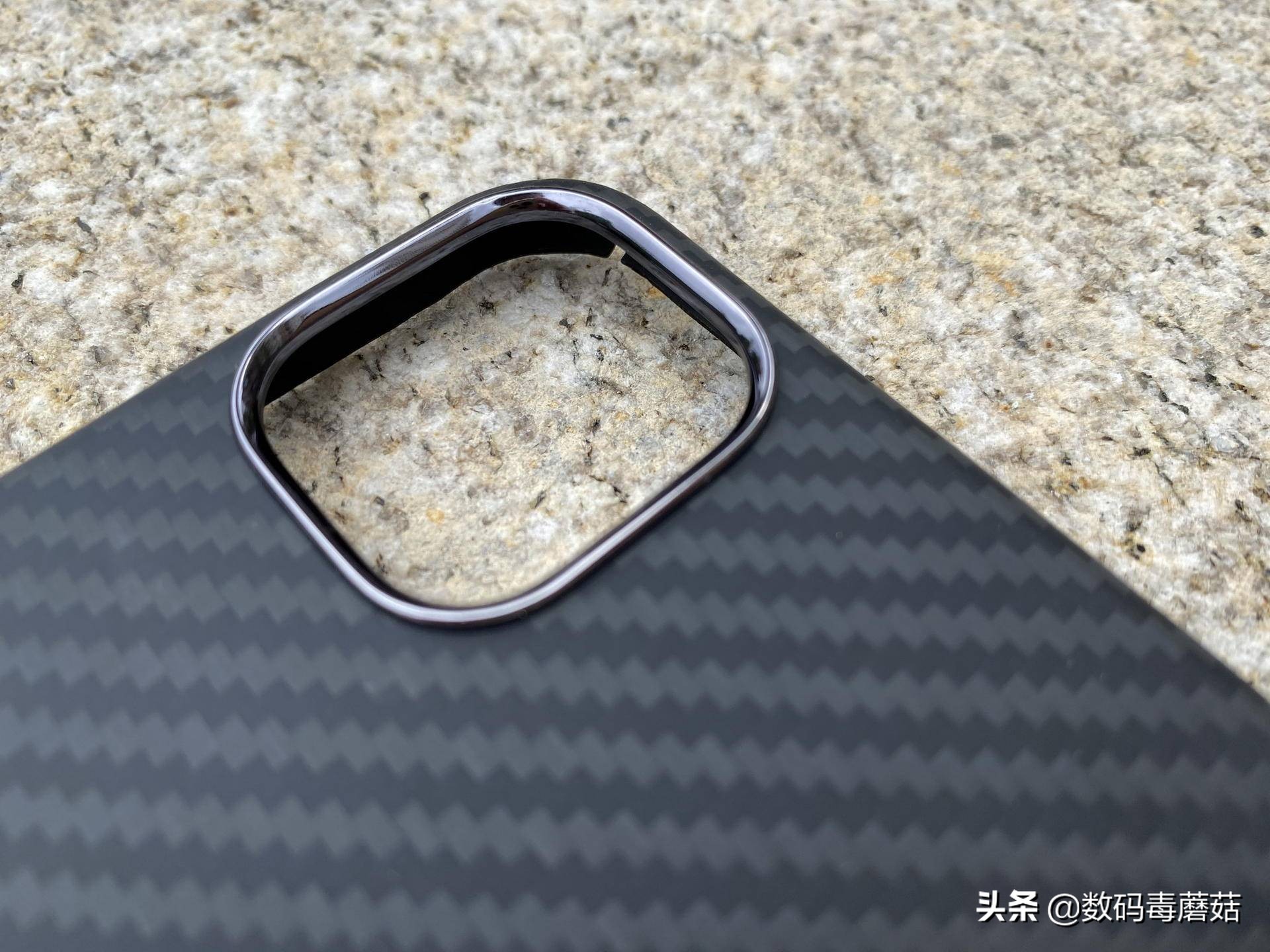 Come from the warning of 16s of evil spirit a group of things with common features: Mobile phone carapace must be bought prevent truly fall, otherwise...