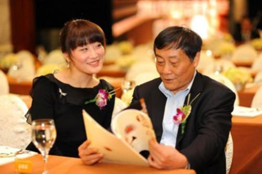 娃哈哈宗庆后：42岁创业，3次问鼎首富，76岁却二次创业，为啥？