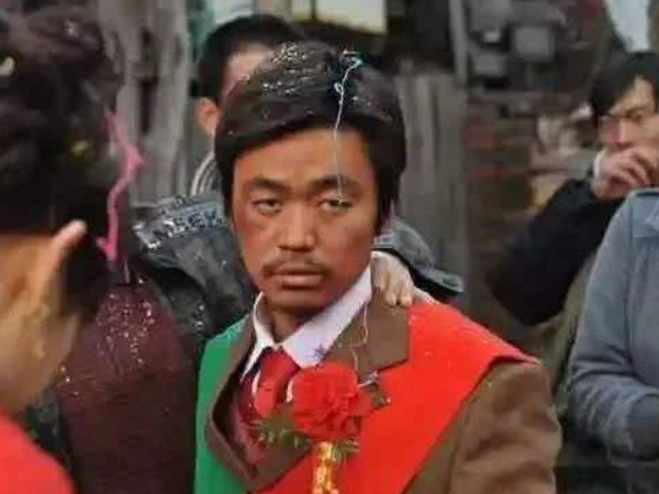 演“傻子”的4位演员，前3位都是模仿，他却靠演傻子获得视帝