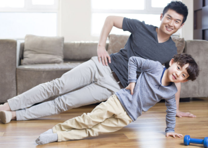 田亮女兒“逆天式發育”，12歲身高近一米七，長腿吸睛又美又颯